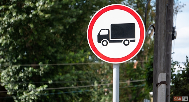 Что в СССР делали с грузовой техникой ЗИС перед поставкой на экспорт