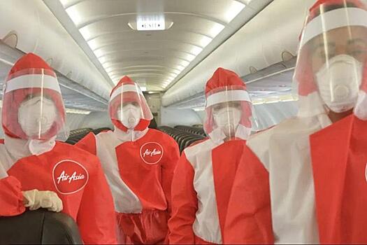 Как авиакомпании защищают стюардесс от коронавируса