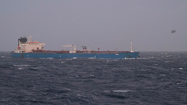 ВМС Франции опубликовали кадры захвата танкера в Средиземном море