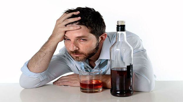 Психологическая усталость от работы приводит к пьянству