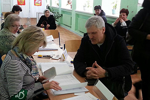 Актер Владимир Ташлыков проголосовал на избирательном участке в Ногинске