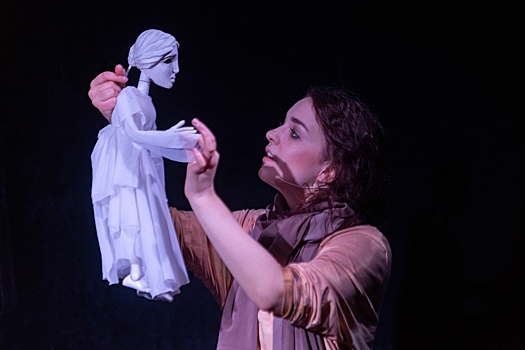 Курские зрители встречают «Антигону»