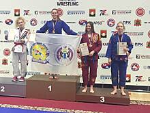 Всех забороли: девушки из Новосибирска взяли золото на чемпионате России по грэпплингу