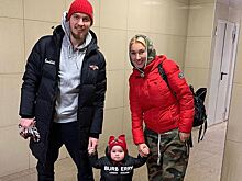 Муж Леры Курявцевой показал, как годовалая дочь учится кататься на самокате