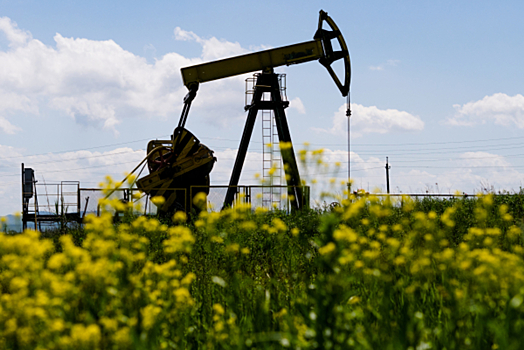 Госдеп: сокращение добычи нефти - смягчение санкций против РФ