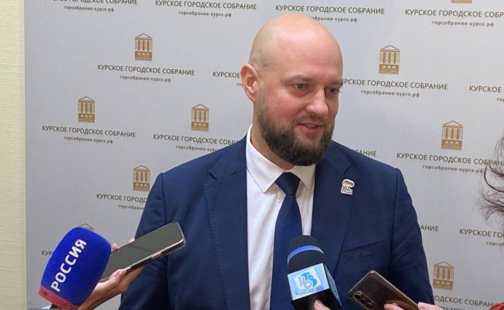 Мэр Курска поблагодарил горожан, которые чистят от снега свои дворы