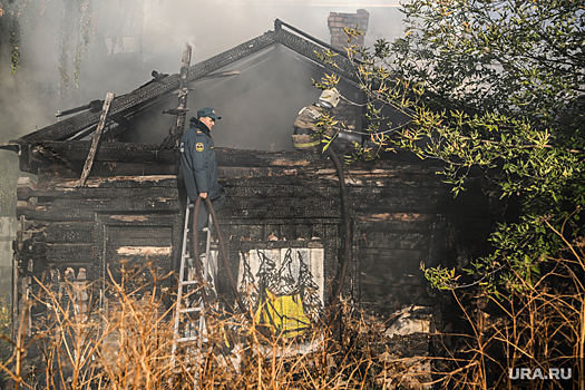 В Екатеринбурге произошел пожар в частном доме