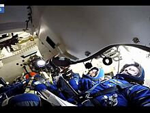 «Еще полетайте!» Застрявшие на орбите астронавты стали заложниками Boeing Starliner