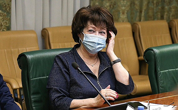 Член Совета Федерации Людмила Талабаева готовит обращение в Генеральную прокуратуру по факту срыва крабовых аукционов