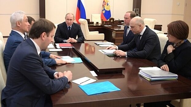 "Снизить акцизы, сдержать пошлины": Путин поручил взять налоговую нагрузку под контроль
