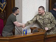 Кто сдувает и надувает рейтинг главного конкурента Зеленского