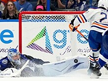 Экс-вратарь НХЛ считает Василевского одним из фаворитов гонки за «Везиной»: даёт максимальную отдачу