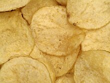 Япония оказалась на грани дефицита картофельных чипсов