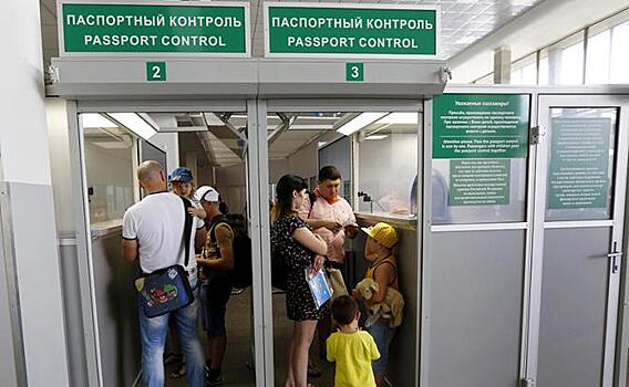 Загранпаспортный переполох. Кто попал в группу риска?