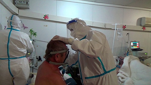 В Сухуме военные медики круглосуточно принимают коронавирусных больных в многопрофильном госпитале