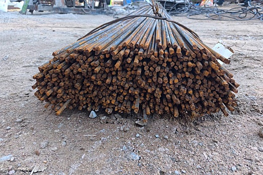 На стройке в Улан-Удэ рабочего насмерть задавило арматурой