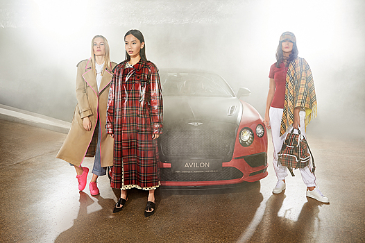 Крутые тачки, дым и новая коллекция Burberry в драйвовой съемке Bentley