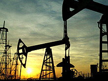 Цены на нефть вернулись к уровню 2015 года
