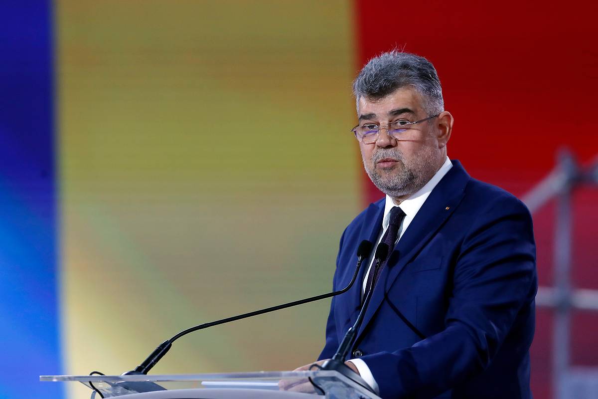 Премьер Румынии первым поздравил Санду с победой на выборах