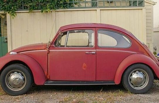 Volkswagen отреставрировал автомобиль американке, которая ездит полвека на своём Volkswagen Beetle