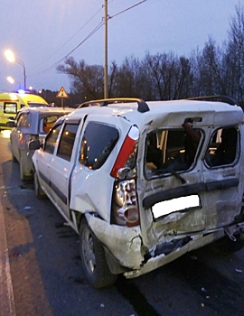 Под Калугой в столкновении четырёх автомобилей пострадали женщина и ребёнок