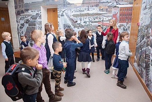 Общественный совет и сотрудники УВД по ЗАО организовали экскурсию для школьников в Музей Победы