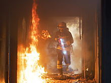 При пожаре в хостеле и автосервисе на севере Москвы пострадали девять человек