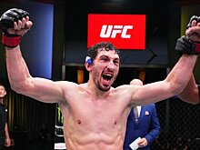 Петросян проиграл Феррейре на турнире UFC 313