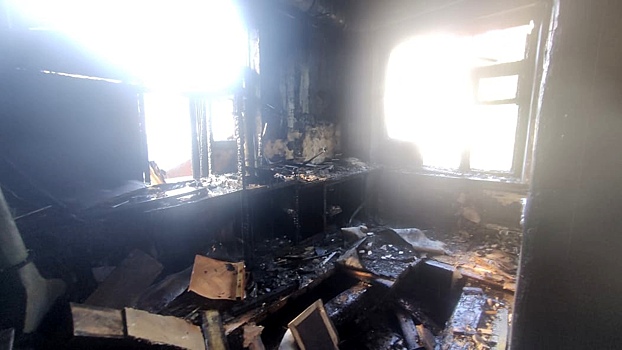 Стали известны подробности пожара в здании бывшей поликлиники РЖД в Вологде