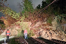 В районе Сочи из-за схода грязекаменных масс с гор задержались 18 поездов