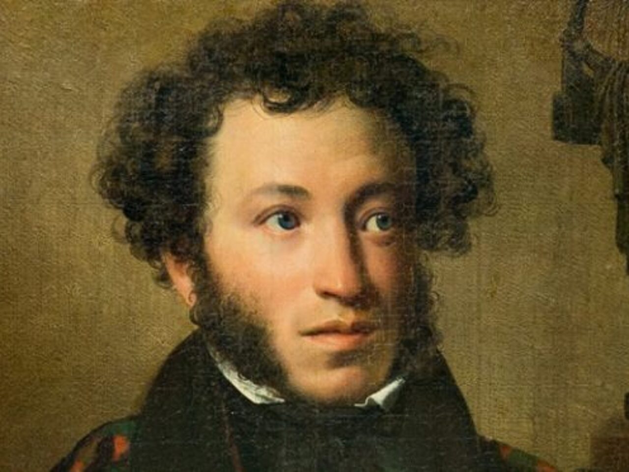 Ұзын қара шлангпен трахаланатын әйелдің есегі