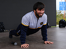 Чемпион Европы Махмуд Магомедов провел зарядку на форуме «Каспий — 2021»