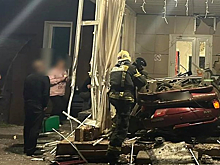 Автомобиль влетел в отель в Ивановской области