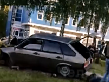 В Набережных Челнах пьяные подростки за рулем легковушки попали в ДТП