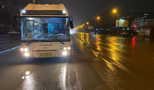 Вечером на юге Волгограда автобус сбил человека на переходе