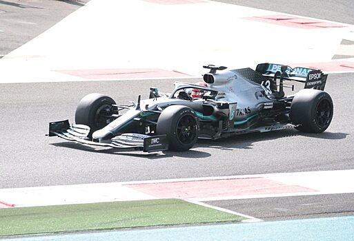 Фото: Тесты низкопрофильных шин в Абу-Даби