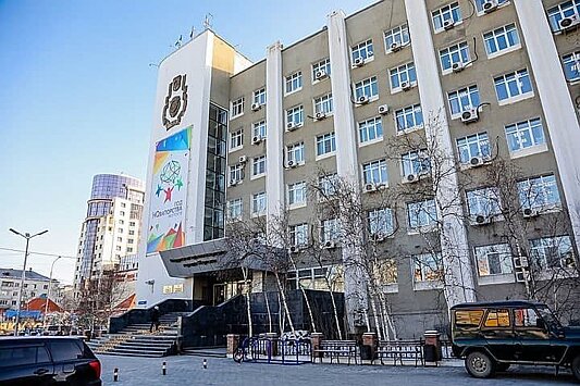 Власти Якутска решили продать здание мэрии в целях экономии
