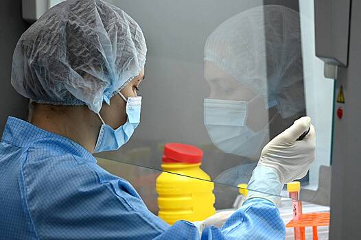 Эпидемиолог высказался об опасности нового штамма коронавируса «стратус»