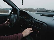 Мужчина угнал машину со слепой пенсионеркой