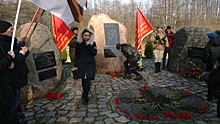 В Калининградской области возложили цветы к памятнику воинам-мотоциклистам