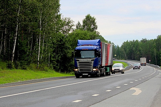 В Челябинской и Курганской областях шестой день подряд ограничивают движение грузовиков