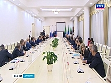 Шихсаидов вручил памятные медали участникам событий 1999 года