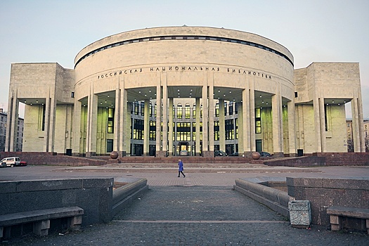 Экскурсии по книгохранилищам, рэп-мюзикл по Достоевскому и встречи с виртуальной реальностью. Путеводитель по главным площадкам "Библионочи-2023"