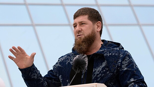 Кадыров предложил россиянам уезжать на фронт через Грозный