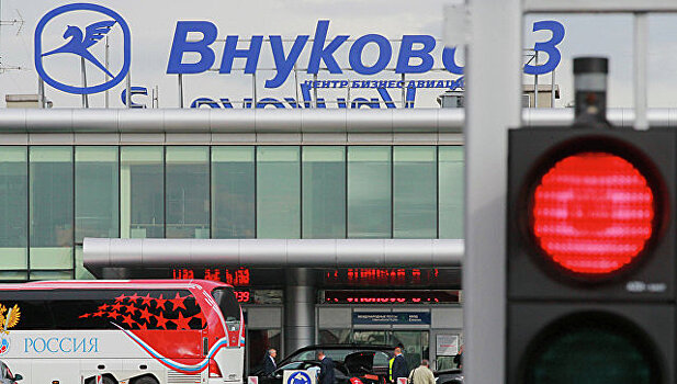 Самолет врезался в VIP-терминал во Внуково