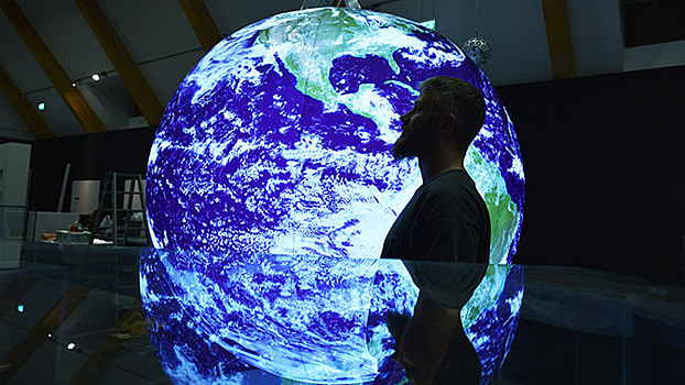 Новый мировой лидер и изменение орбиты Земли: что предсказывали миру на ближайшие 10 лет