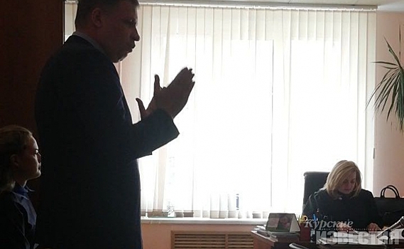 Депутат Курской областной Думы, незадекларировавший 27 квартир, отстаивает честь в суде