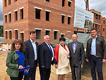 Александр Баранов проверил ход строительства детского сада в Наро-Фоминске