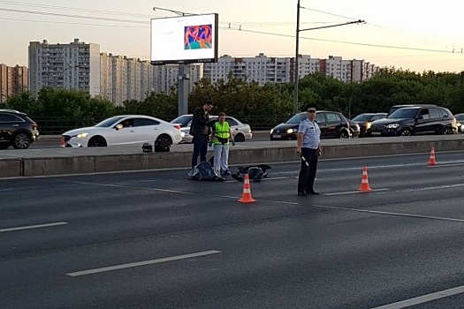 В Москве мотоциклист сбил пешехода