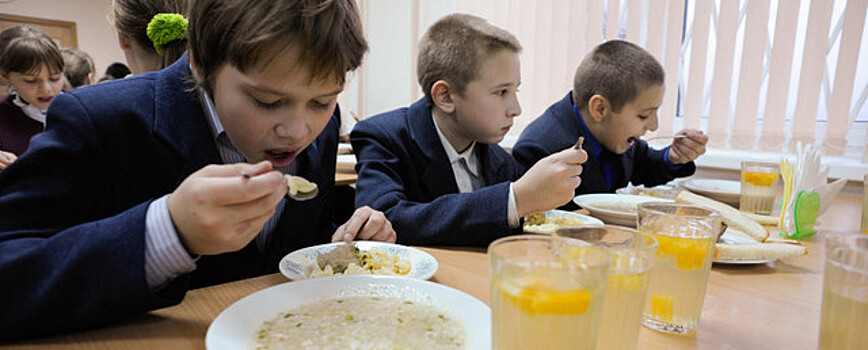 Сотрудников администрации Сургута будут кормить школьными обедами